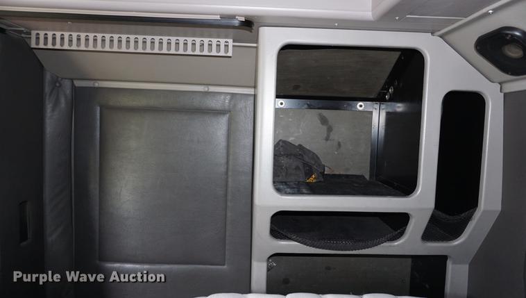 image for item DD7696 1995 International Eagle 9400 semi truck