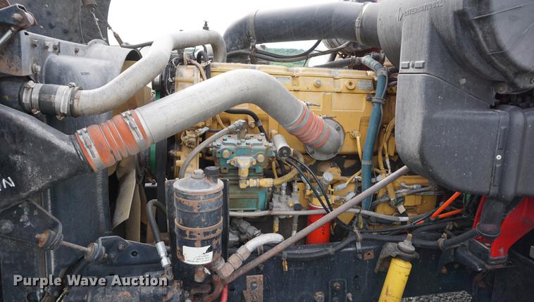 image for item DD7696 1995 International Eagle 9400 semi truck