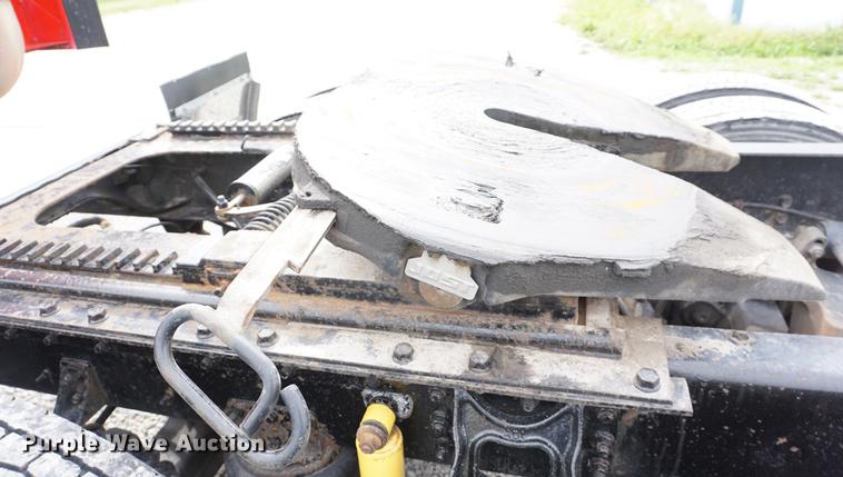 image for item DD7696 1995 International Eagle 9400 semi truck