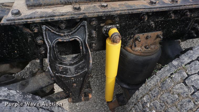 image for item DD7696 1995 International Eagle 9400 semi truck