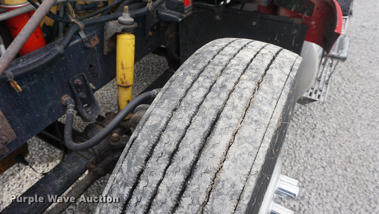 image for item DD7696 1995 International Eagle 9400 semi truck