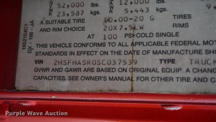 image for item DD7696 1995 International Eagle 9400 semi truck