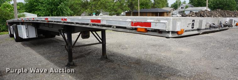 image for item DD7697 1997 East flatbed trailer