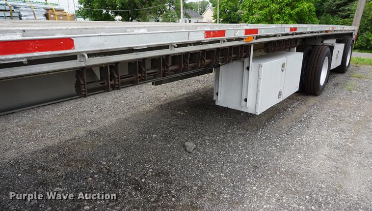 image for item DD7697 1997 East flatbed trailer