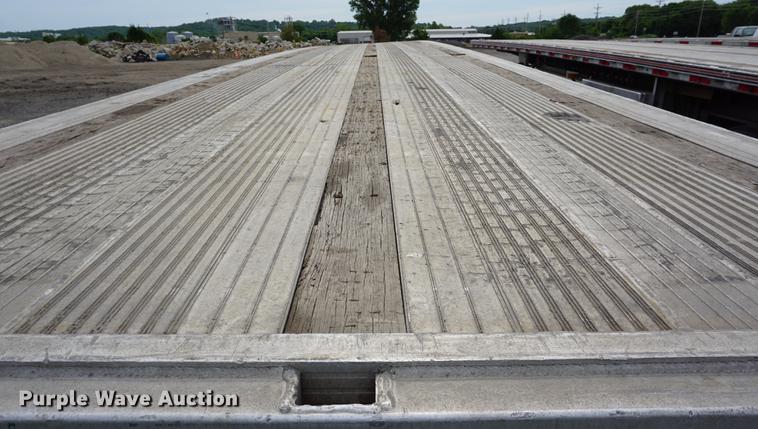 image for item DD7697 1997 East flatbed trailer