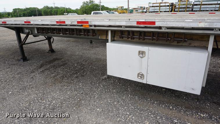 image for item DD7697 1997 East flatbed trailer