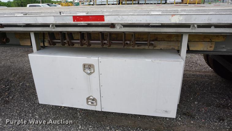 image for item DD7697 1997 East flatbed trailer