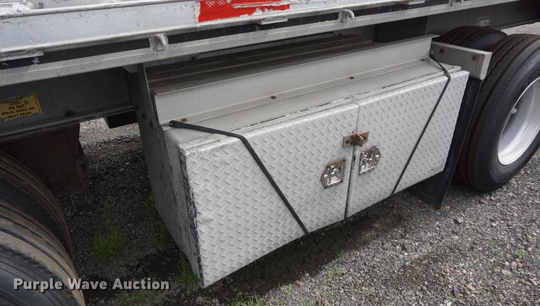 image for item DD7697 1997 East flatbed trailer