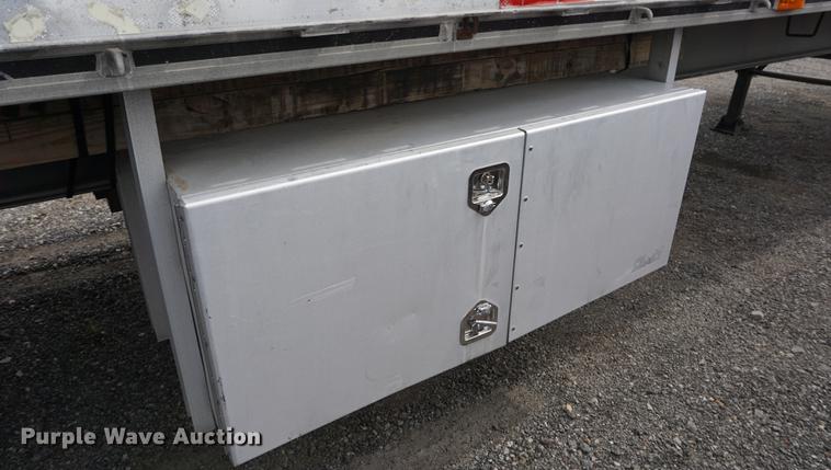 image for item DD7697 1997 East flatbed trailer