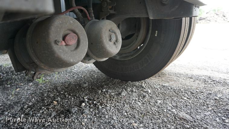 image for item DD7697 1997 East flatbed trailer