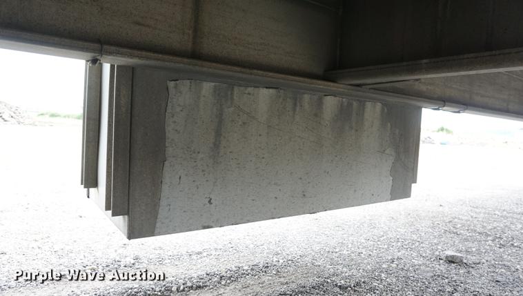 image for item DD7697 1997 East flatbed trailer