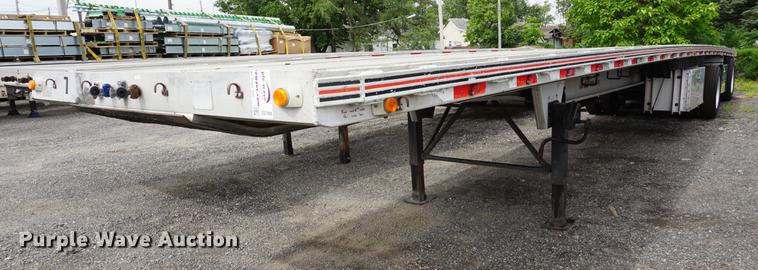 image for item DD7698 1999 Benson flatbed trailer