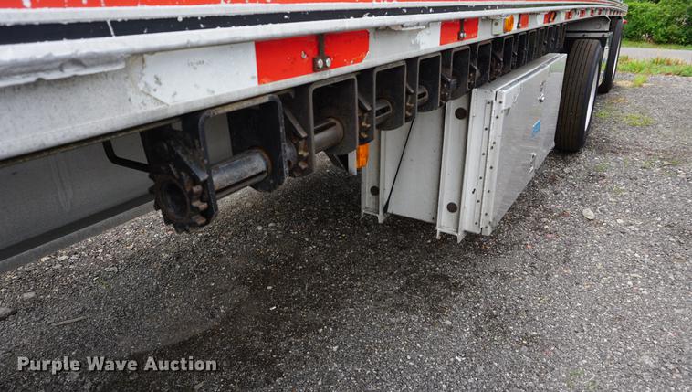 image for item DD7698 1999 Benson flatbed trailer