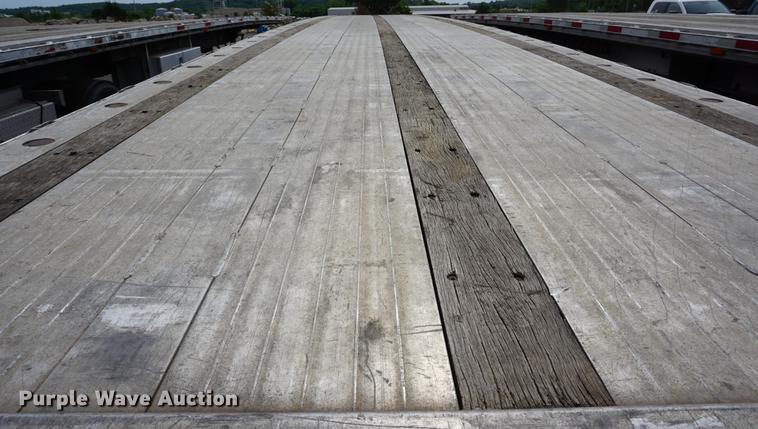 image for item DD7698 1999 Benson flatbed trailer