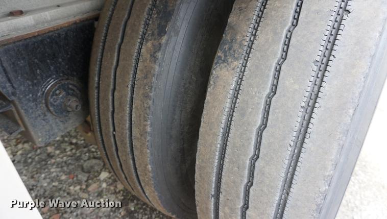 image for item DD7698 1999 Benson flatbed trailer