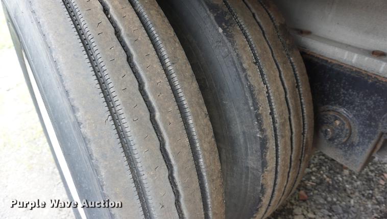 image for item DD7698 1999 Benson flatbed trailer