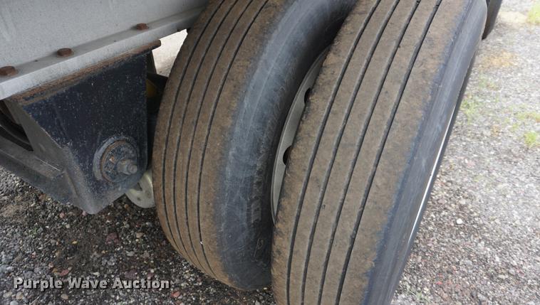 image for item DD7698 1999 Benson flatbed trailer