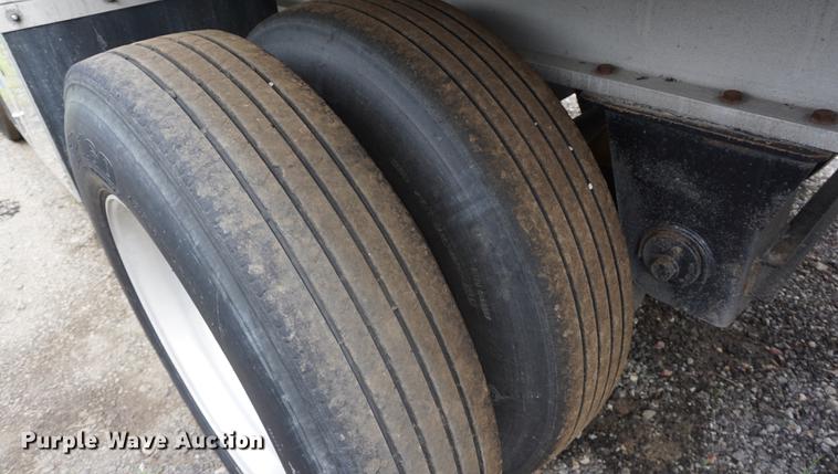 image for item DD7698 1999 Benson flatbed trailer