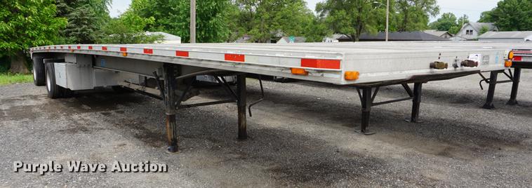 image for item DD7699 1998 East flatbed trailer
