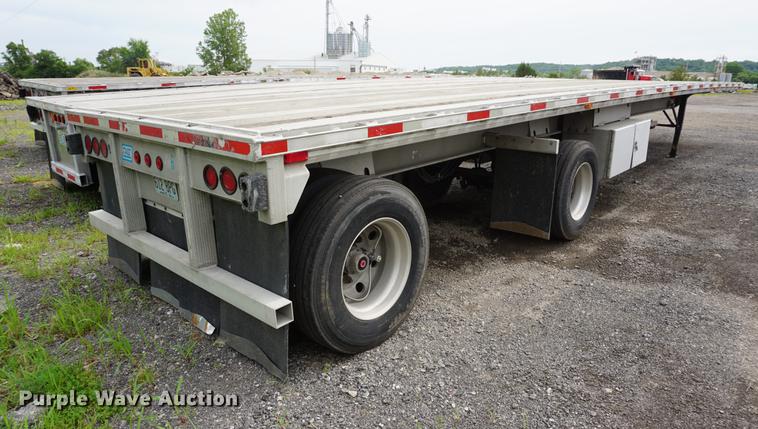 image for item DD7699 1998 East flatbed trailer