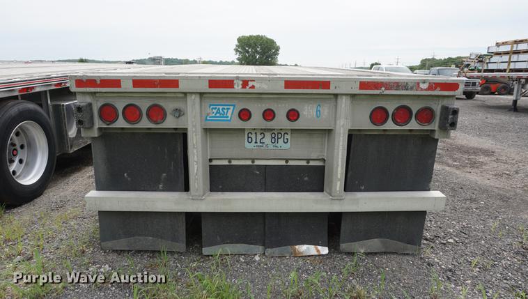 image for item DD7699 1998 East flatbed trailer