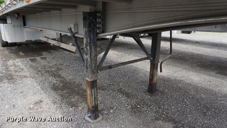 image for item DD7699 1998 East flatbed trailer