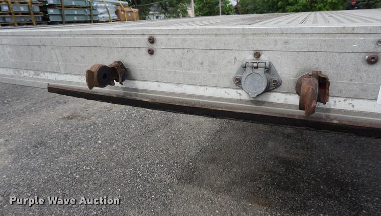 image for item DD7699 1998 East flatbed trailer
