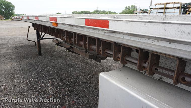 image for item DD7699 1998 East flatbed trailer