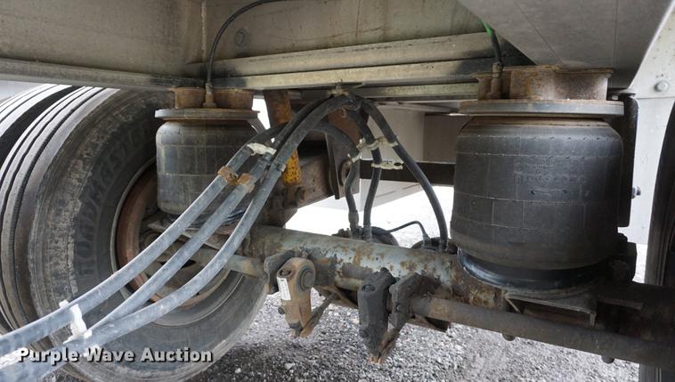 image for item DD7699 1998 East flatbed trailer