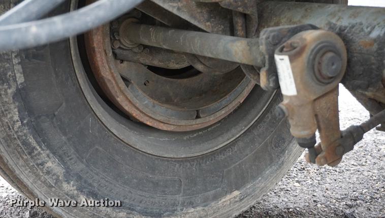 image for item DD7699 1998 East flatbed trailer