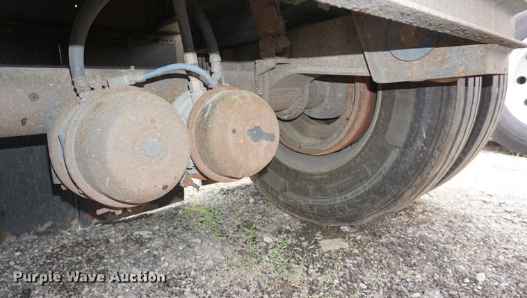 image for item DD7699 1998 East flatbed trailer