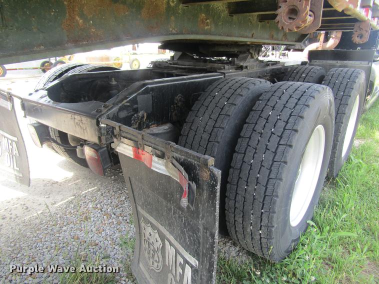 image for item DD8496 2009 Peterbilt 387 semi truck