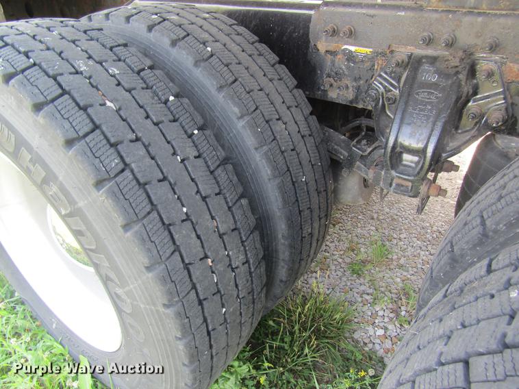 image for item DD8496 2009 Peterbilt 387 semi truck