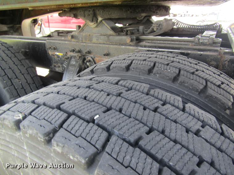 image for item DD8496 2009 Peterbilt 387 semi truck