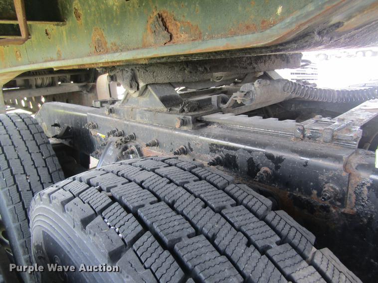 image for item DD8496 2009 Peterbilt 387 semi truck