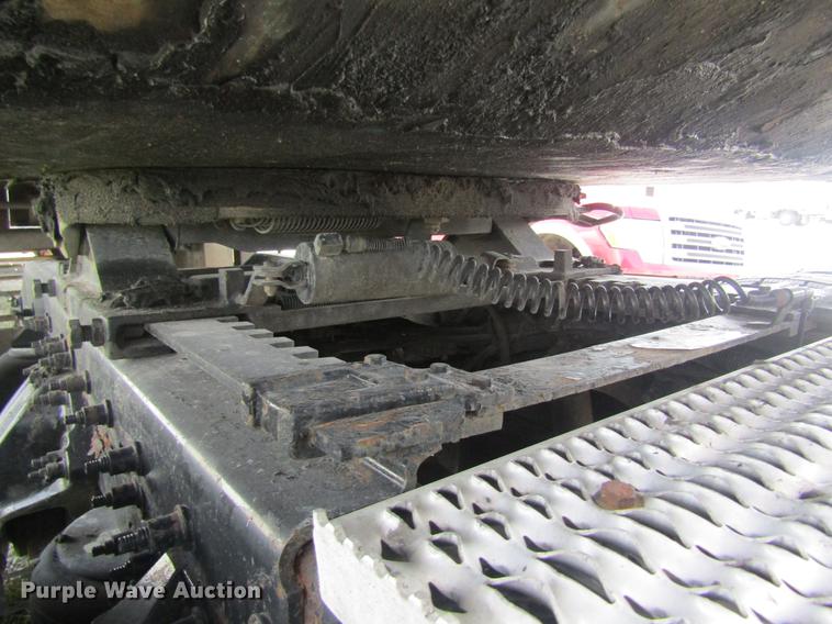 image for item DD8496 2009 Peterbilt 387 semi truck