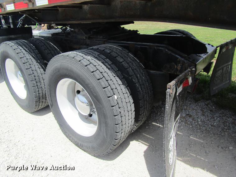 image for item DD8496 2009 Peterbilt 387 semi truck