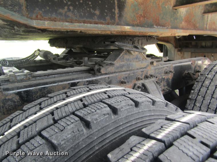 image for item DD8496 2009 Peterbilt 387 semi truck