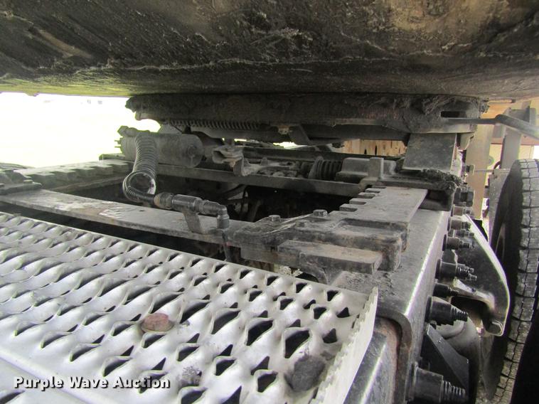 image for item DD8496 2009 Peterbilt 387 semi truck