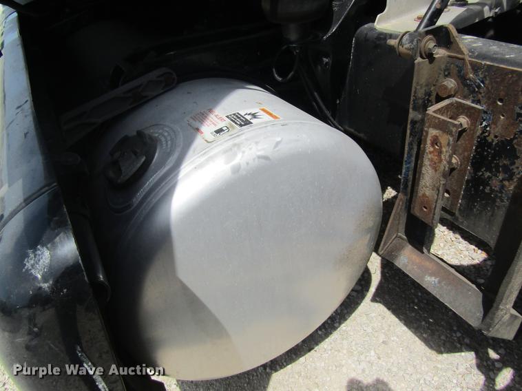 image for item DD8496 2009 Peterbilt 387 semi truck