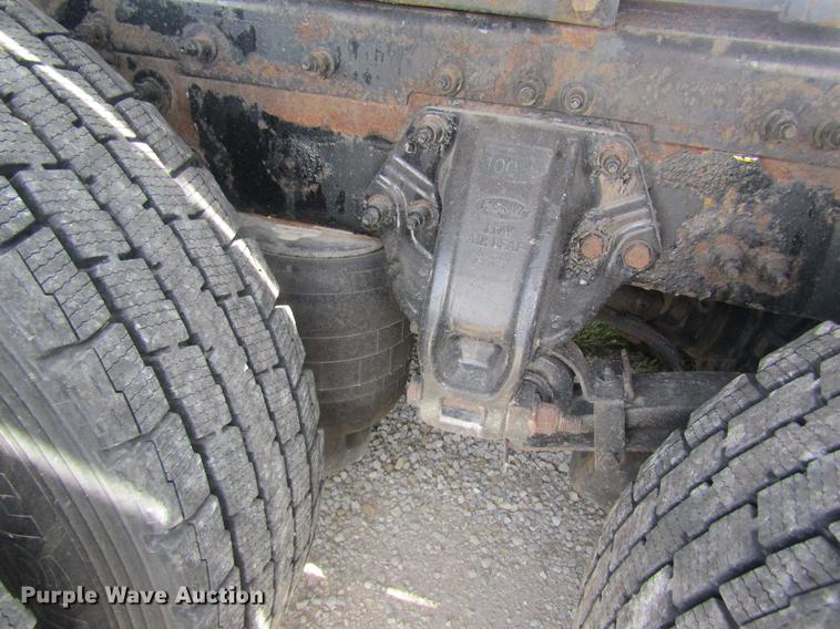 image for item DD8496 2009 Peterbilt 387 semi truck