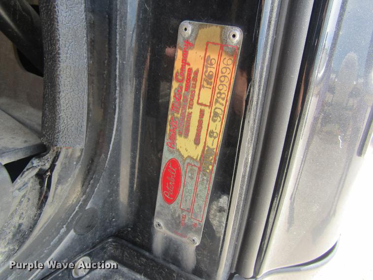 image for item DD8496 2009 Peterbilt 387 semi truck