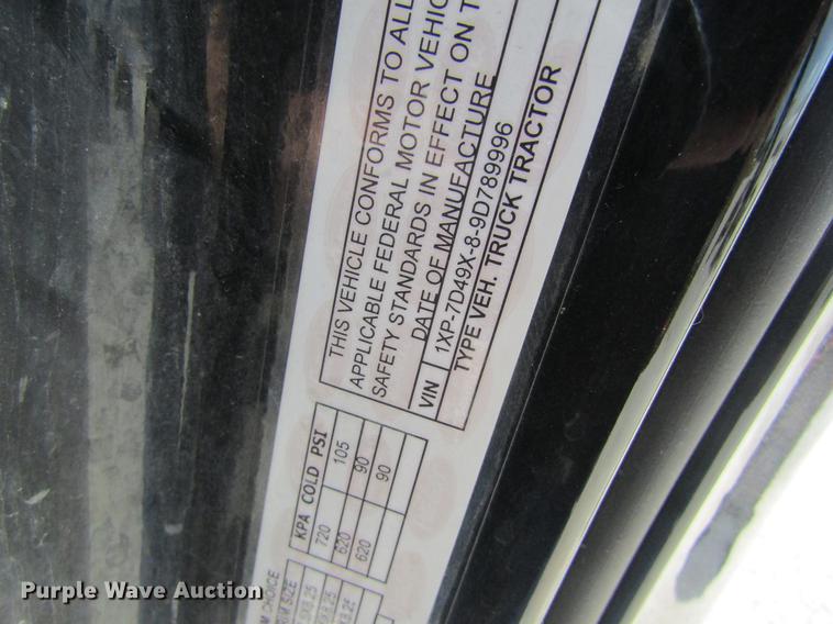 image for item DD8496 2009 Peterbilt 387 semi truck