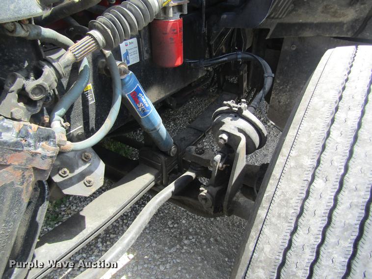 image for item DD8496 2009 Peterbilt 387 semi truck