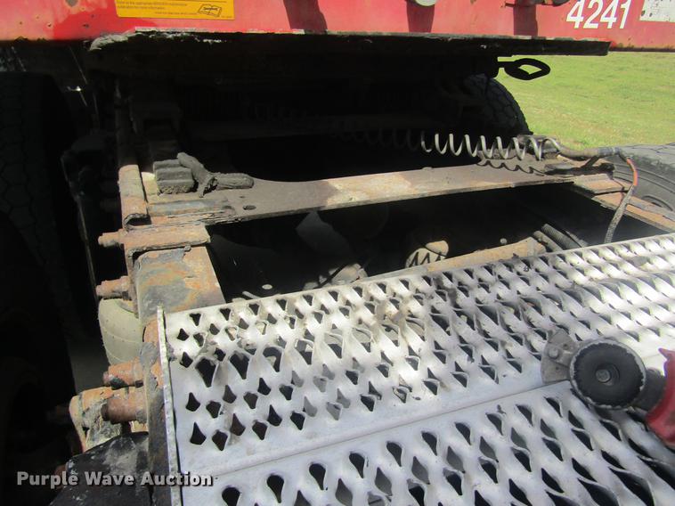 image for item DD8497 2008 Peterbilt 387 semi truck