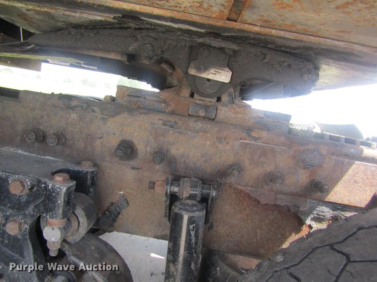 image for item DD8497 2008 Peterbilt 387 semi truck