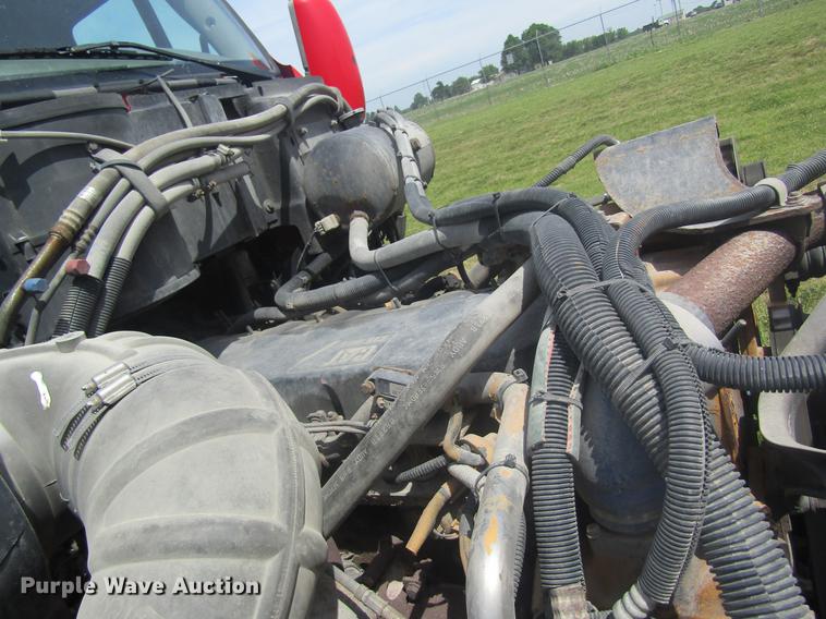 image for item DD8497 2008 Peterbilt 387 semi truck