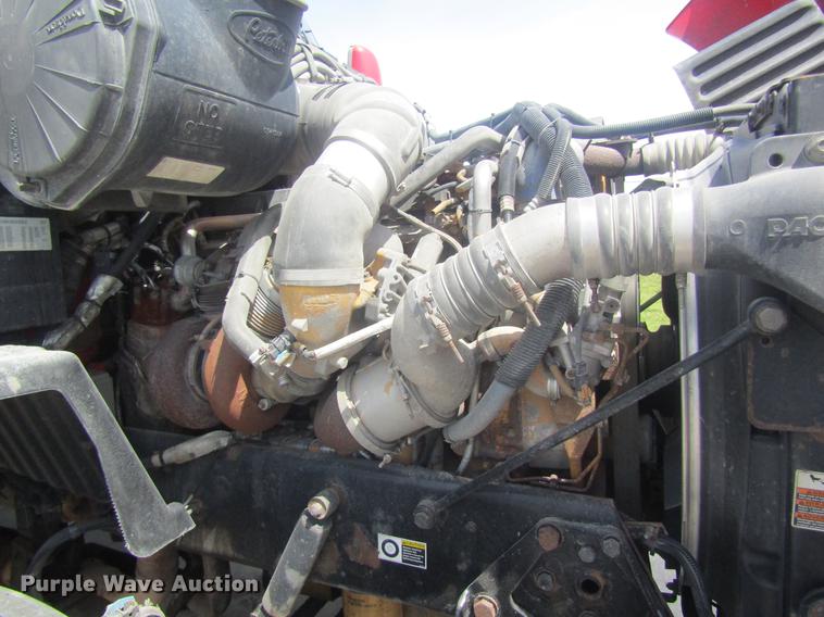 image for item DD8497 2008 Peterbilt 387 semi truck