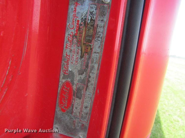 image for item DD8497 2008 Peterbilt 387 semi truck