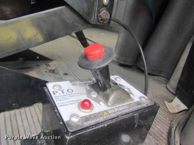 image for item DD8497 2008 Peterbilt 387 semi truck